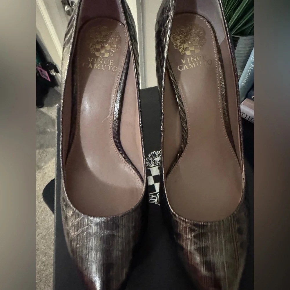 Brand New- Vince Camuto Women’s Snake Skin Platform Pump- Size 9.5